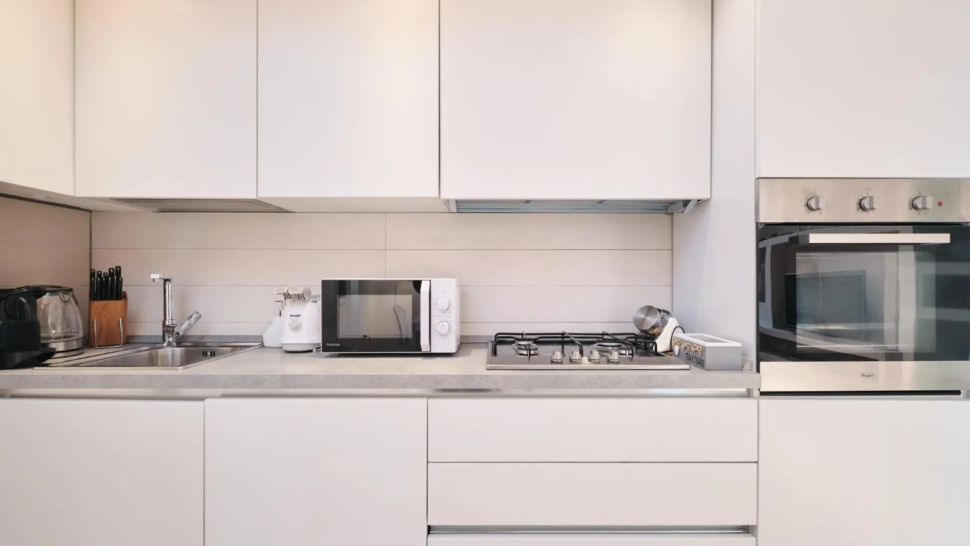 Elegant Apartment Near The Centre - Wi-Fi & Netflix Free Rom 0*,