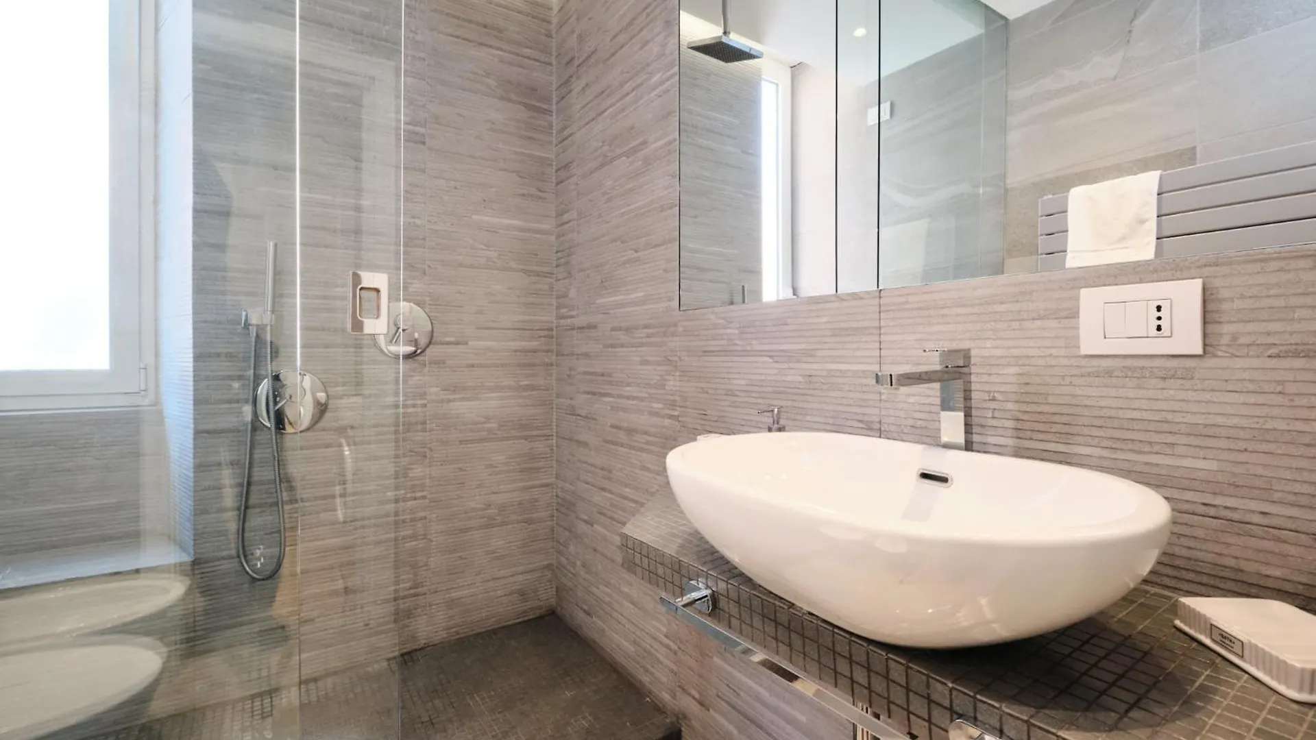 Elegant Apartment Near The Centre - Wi-Fi & Netflix Free Rom